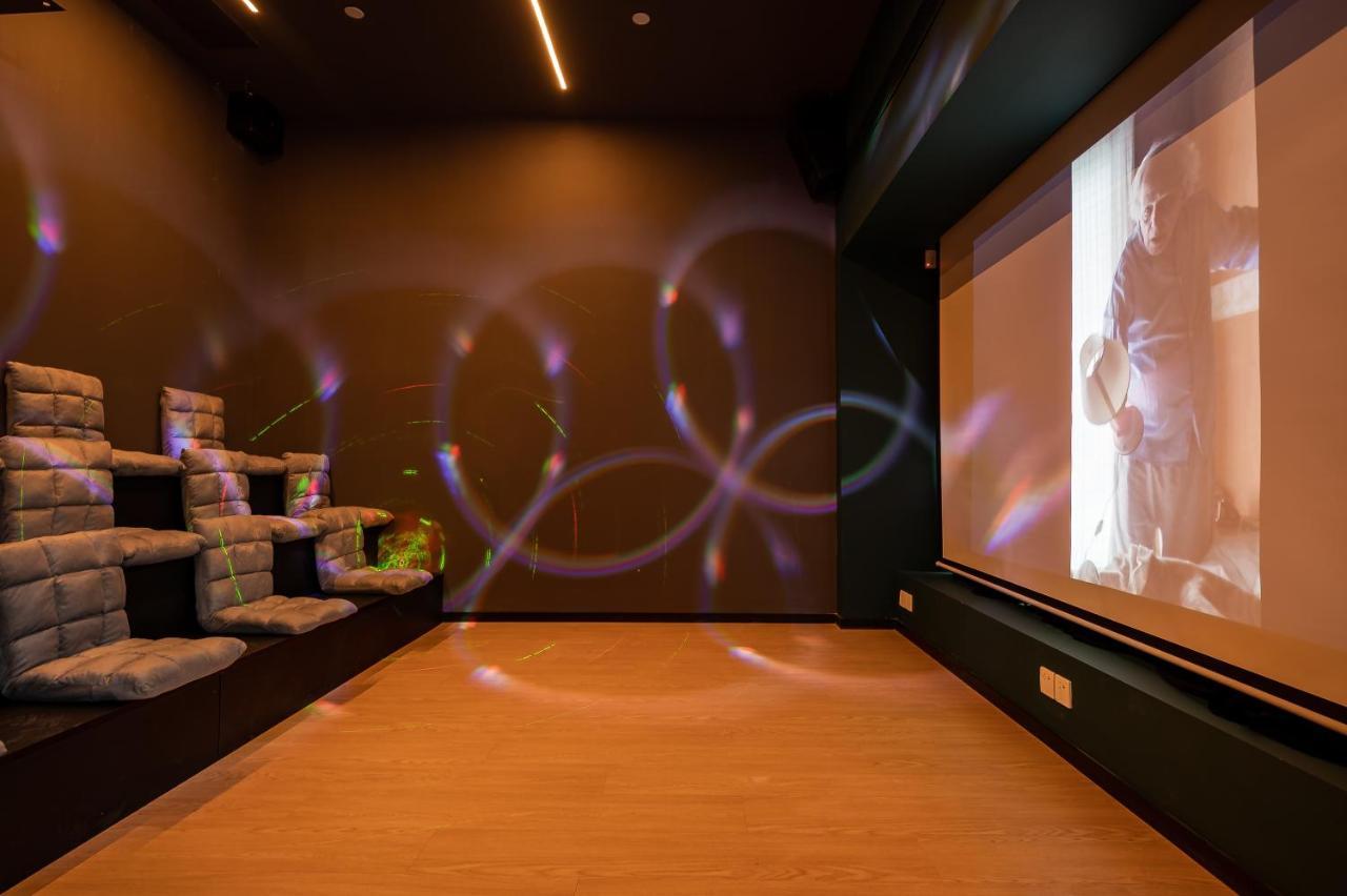 Dayin International Youth Hostel - Near East Nanjing Road & People'S Square & The Bund -Large Social Area -Bar -Cafe -Gym -Free Laundry Luggage Storage -24H Front Desk -English Service Shanghai Bagian luar foto