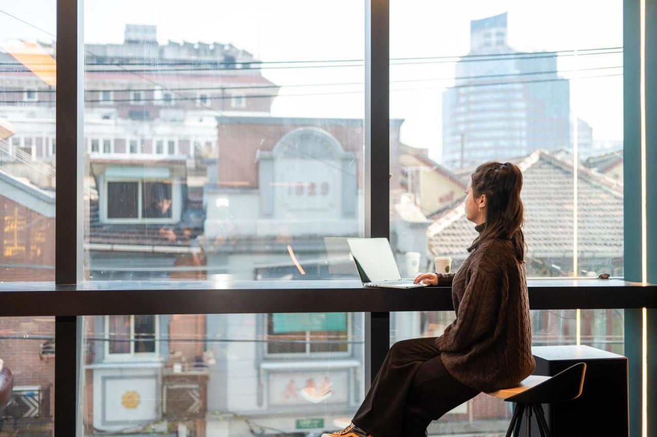 Dayin International Youth Hostel - Near East Nanjing Road & People'S Square & The Bund -Large Social Area -Bar -Cafe -Gym -Free Laundry Luggage Storage -24H Front Desk -English Service Shanghai Bagian luar foto