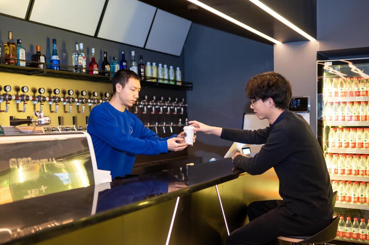 Dayin International Youth Hostel - Near East Nanjing Road & People'S Square & The Bund -Large Social Area -Bar -Cafe -Gym -Free Laundry Luggage Storage -24H Front Desk -English Service Shanghai Bagian luar foto