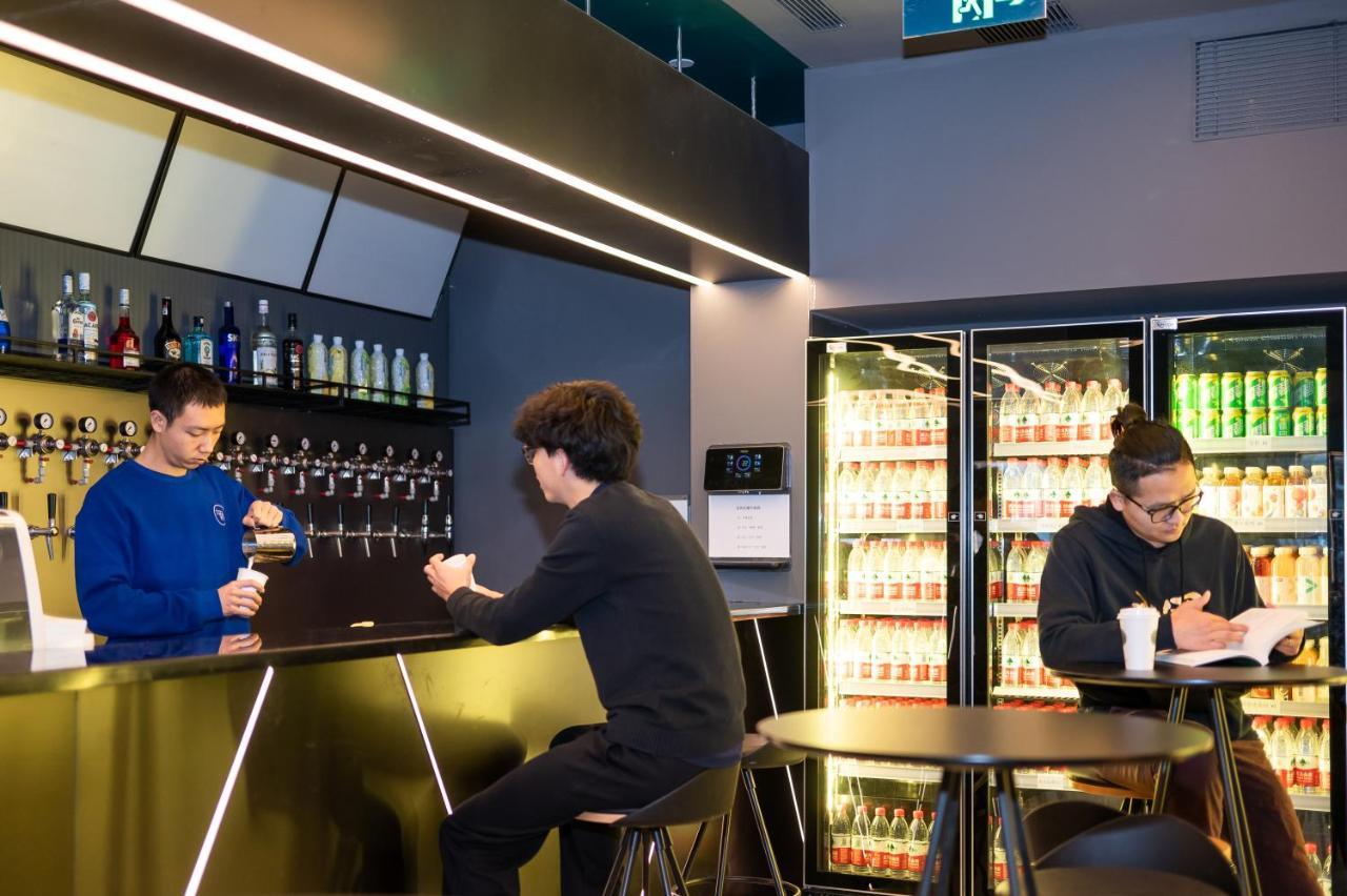 Dayin International Youth Hostel - Near East Nanjing Road & People'S Square & The Bund -Large Social Area -Bar -Cafe -Gym -Free Laundry Luggage Storage -24H Front Desk -English Service Shanghai Bagian luar foto