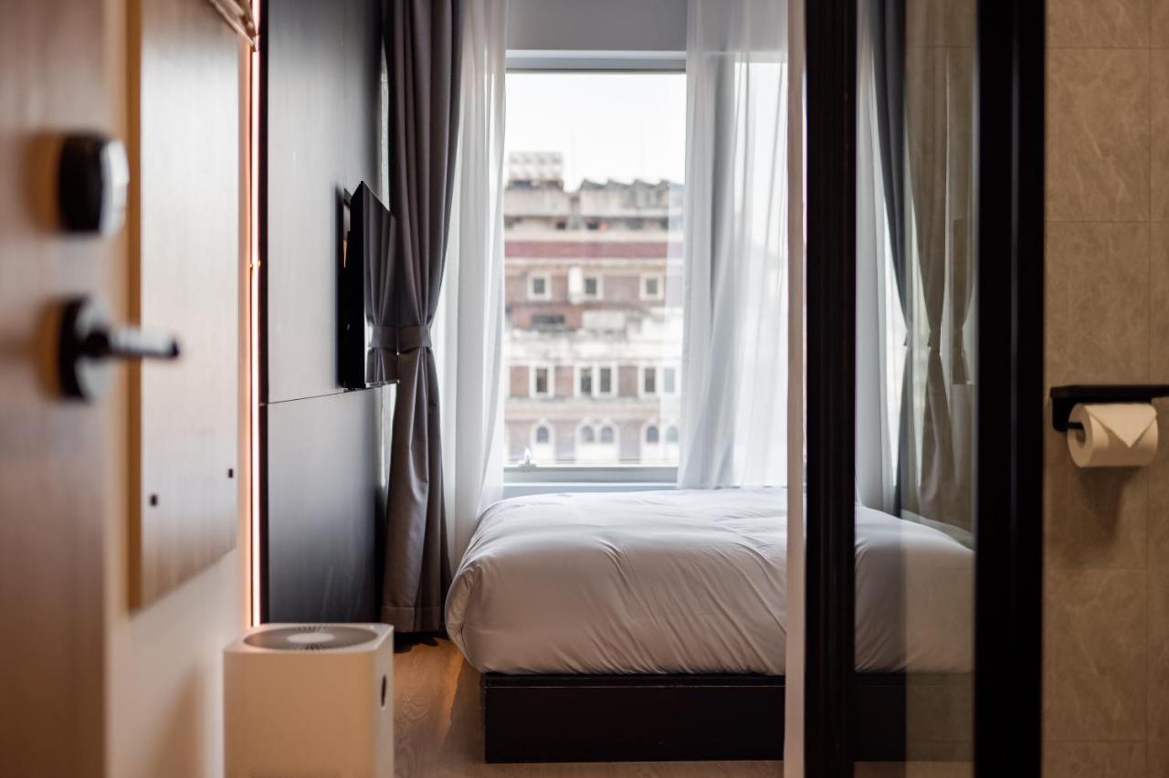 Dayin International Youth Hostel - Near East Nanjing Road & People'S Square & The Bund -Large Social Area -Bar -Cafe -Gym -Free Laundry Luggage Storage -24H Front Desk -English Service Shanghai Bagian luar foto