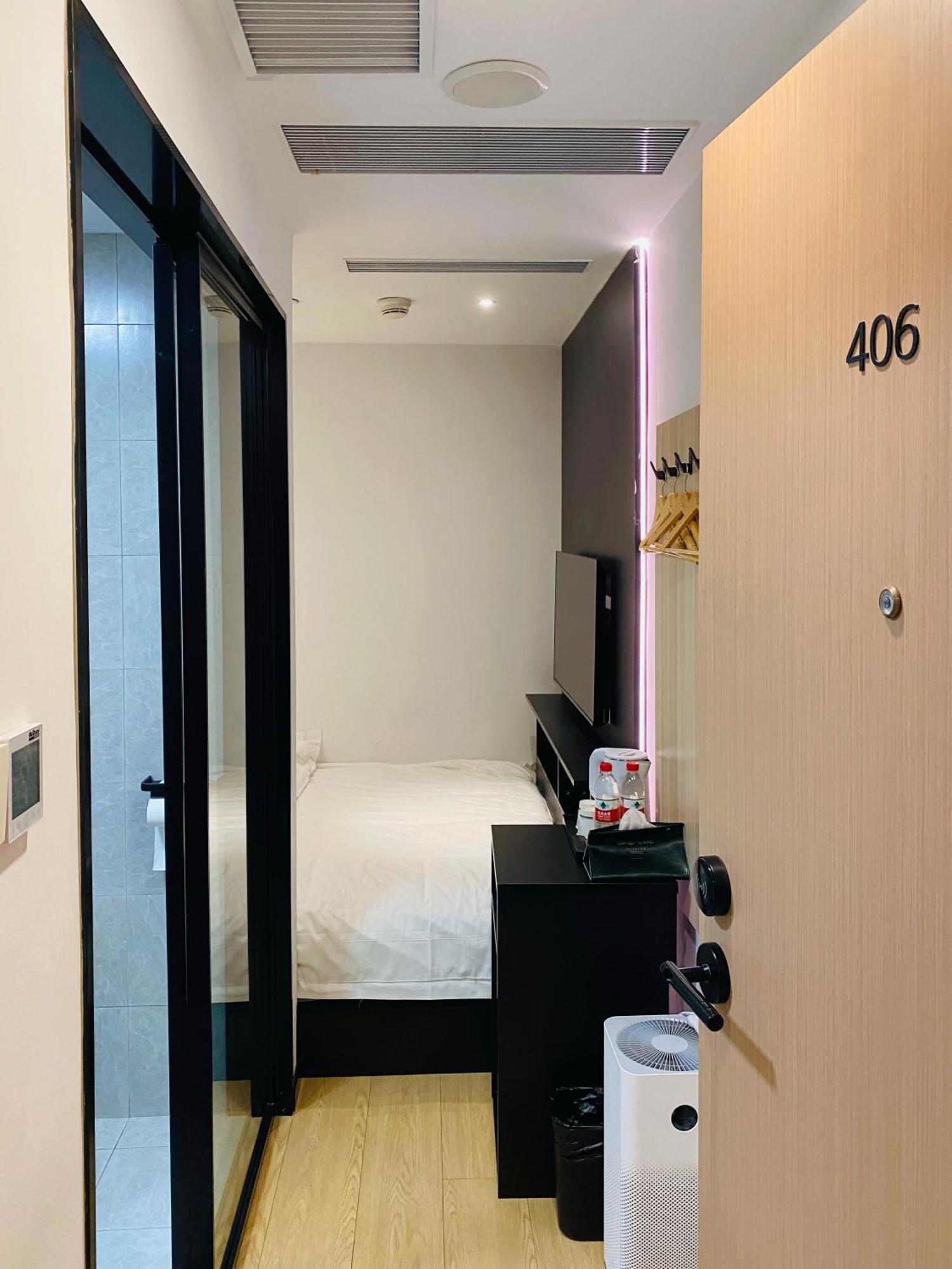 Dayin International Youth Hostel - Near East Nanjing Road & People'S Square & The Bund -Large Social Area -Bar -Cafe -Gym -Free Laundry Luggage Storage -24H Front Desk -English Service Shanghai Bagian luar foto