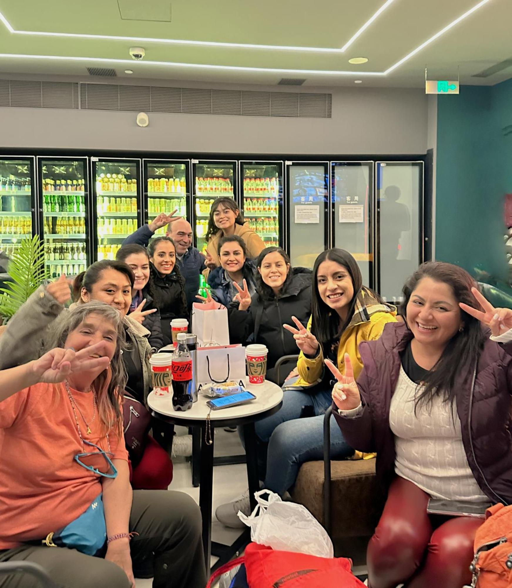 Dayin International Youth Hostel - Near East Nanjing Road & People'S Square & The Bund -Large Social Area -Bar -Cafe -Gym -Free Laundry Luggage Storage -24H Front Desk -English Service Shanghai Bagian luar foto