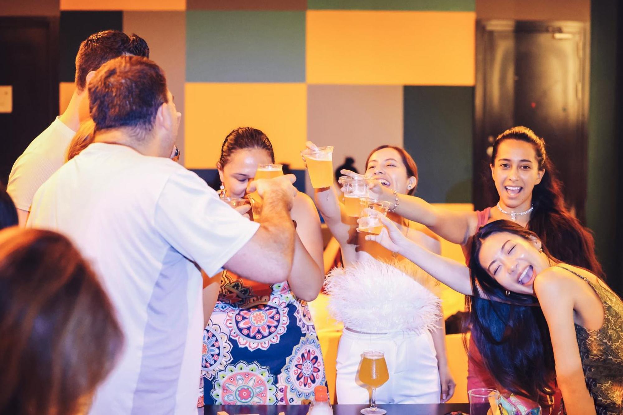 Dayin International Youth Hostel - Near East Nanjing Road & People'S Square & The Bund -Large Social Area -Bar -Cafe -Gym -Free Laundry Luggage Storage -24H Front Desk -English Service Shanghai Bagian luar foto