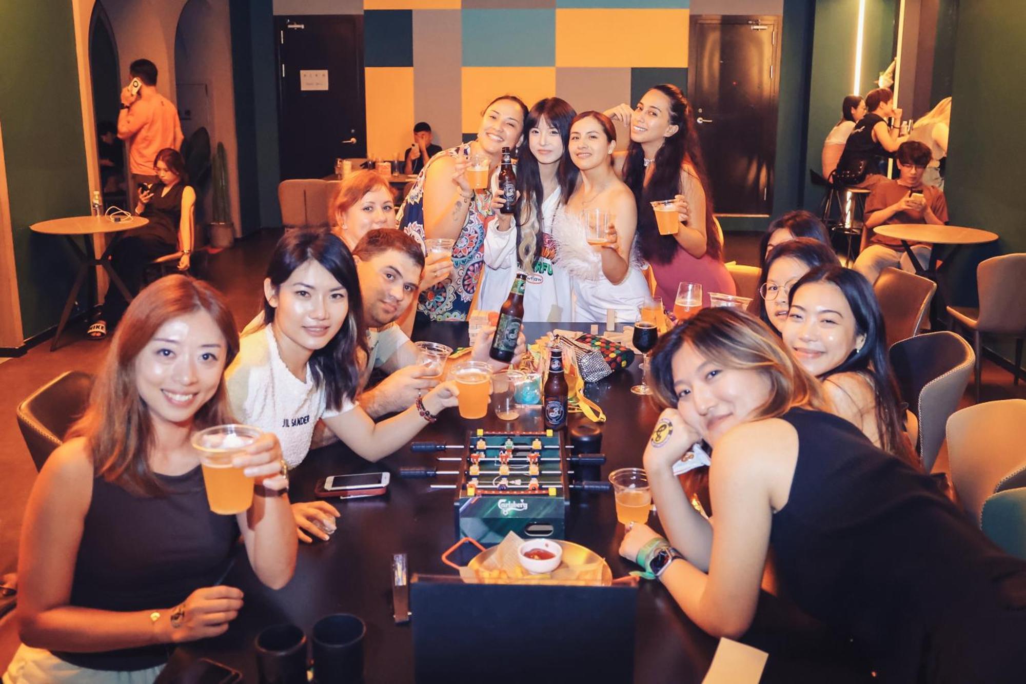 Dayin International Youth Hostel - Near East Nanjing Road & People'S Square & The Bund -Large Social Area -Bar -Cafe -Gym -Free Laundry Luggage Storage -24H Front Desk -English Service Shanghai Bagian luar foto